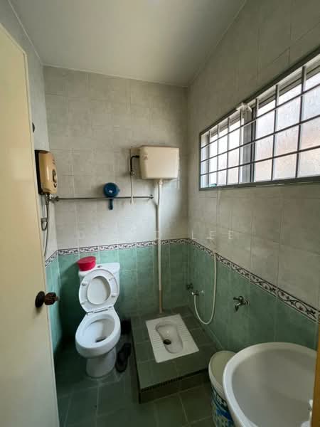 Rumah Teres 2 Tingkat untuk Disewa di Seri Kembangan (Selangor) - David Lee - Bathroom - PropertyGuru.com.my