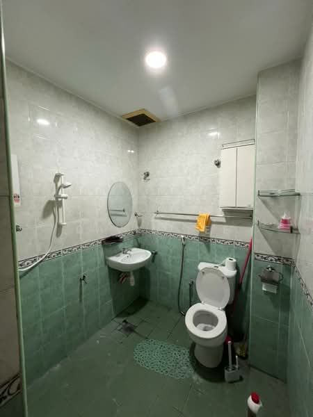 Rumah Teres 2 Tingkat untuk Disewa di Seri Kembangan (Selangor) - David Lee - Bathroom - PropertyGuru.com.my
