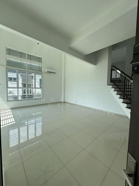 Bungalow for Sale in Sungai Merab (Dengkil) - Noraini Dahan - Living Room - PropertyGuru.com.my