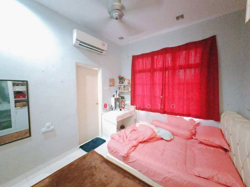 Pangsapuri untuk Dijual di Kings Height - Amie Chong - Bedroom - PropertyGuru.com.my