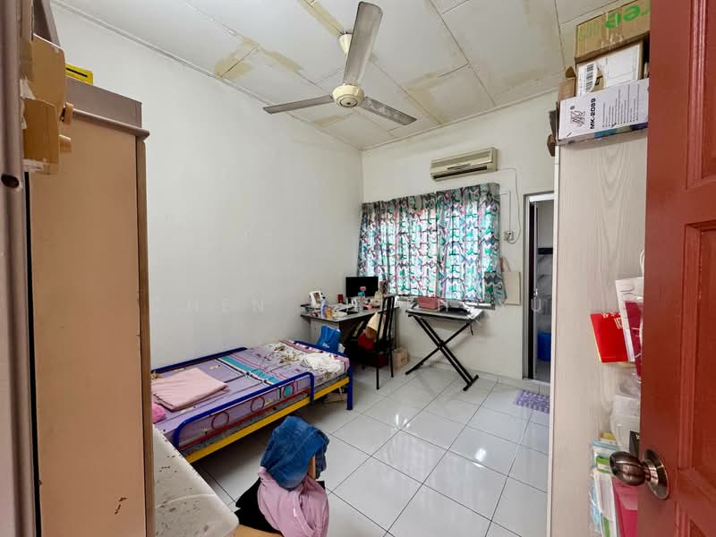 Rumah Teres 2 Tingkat untuk Dijual di Taman Sri Putri (Skudai) - Chen Shieh Yu - Bedroom - PropertyGuru.com.my
