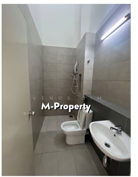 Rumah Teres 2 Tingkat untuk Disewa di Telok Panglima Garang (Selangor) - Venus Sim - Bathroom - PropertyGuru.com.my