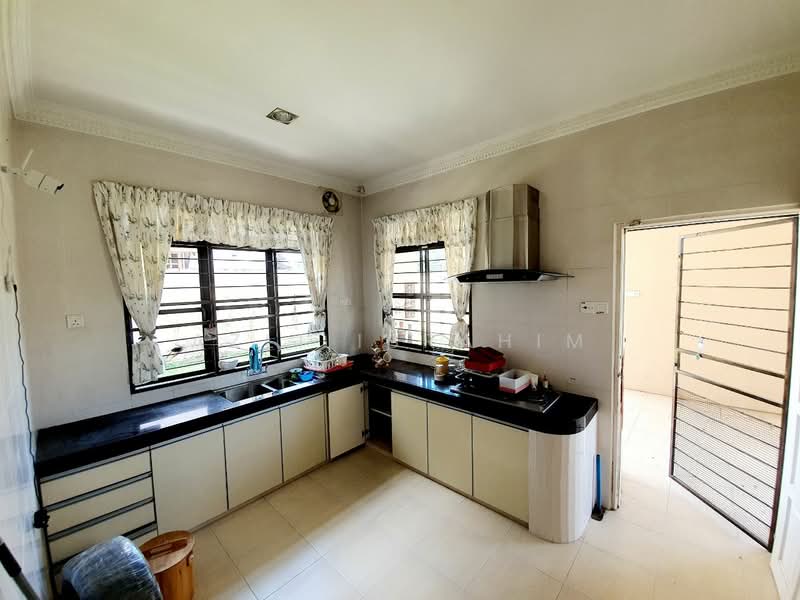 Bungalow for Sale in Kajang (Selangor) - Azli Ibrahim - Kitchen - PropertyGuru.com.my