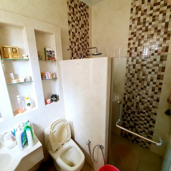 Bungalow for Sale in Kajang (Selangor) - Azli Ibrahim - Bathroom - PropertyGuru.com.my