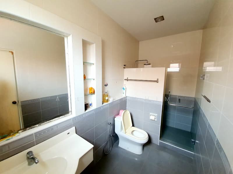 Bungalow for Sale in Kajang (Selangor) - Azli Ibrahim - Bathroom - PropertyGuru.com.my