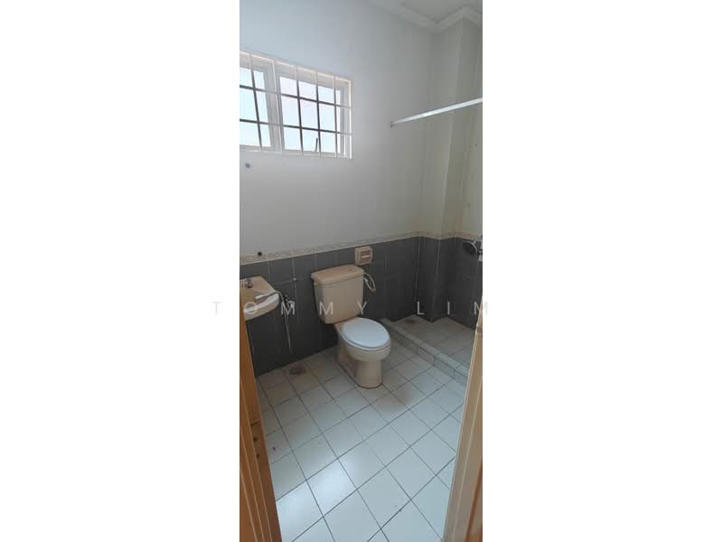 2-storey Terraced House for Sale in Sungai Buloh (Selangor) - Tommy Lim - Bathroom - PropertyGuru.com.my