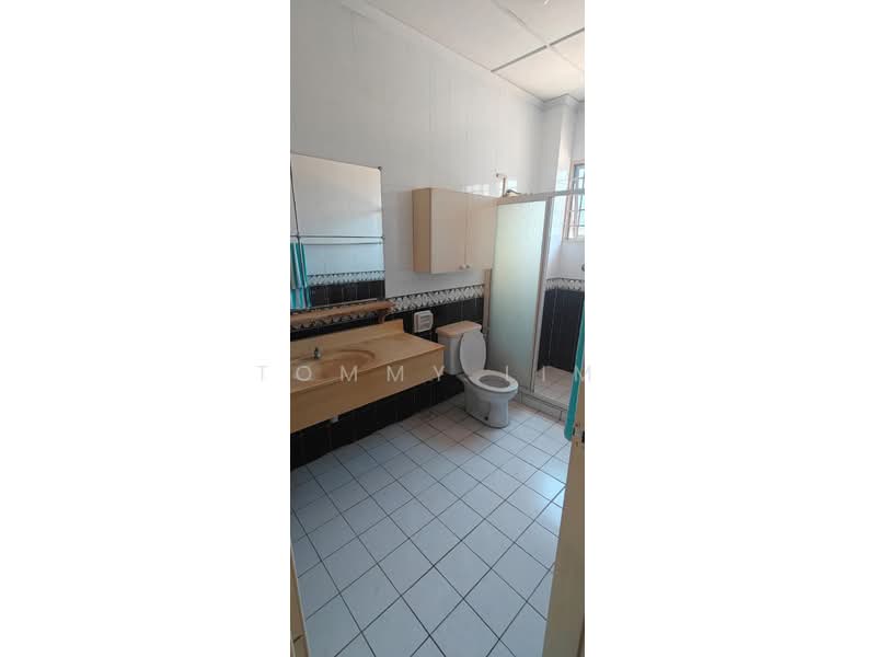 2-storey Terraced House for Sale in Sungai Buloh (Selangor) - Tommy Lim - Bathroom - PropertyGuru.com.my