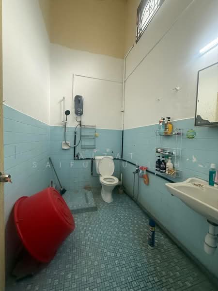 2-storey Terraced House for Sale in Kelana Jaya (Petaling Jaya) - Aizat Saifulrullah - Bathroom - PropertyGuru.com.my