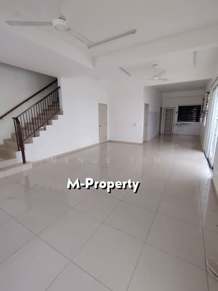 Rumah Teres 2 Tingkat untuk Disewa di Bandar Rimbayu (Telok Panglima Garang) - Venus Sim - Living Room - PropertyGuru.com.my