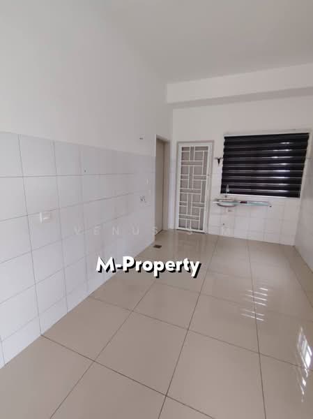 Rumah Teres 2 Tingkat untuk Disewa di Bandar Rimbayu (Telok Panglima Garang) - Venus Sim - Kitchen - PropertyGuru.com.my