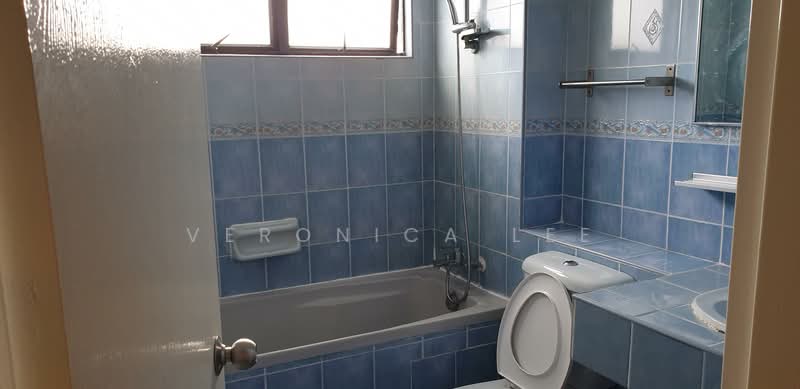 Kondominium untuk Disewa di Angkasa Impian 2 - Veronica Lee - Bathroom - PropertyGuru.com.my
