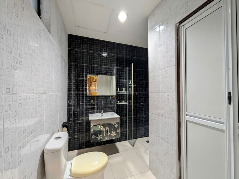 Pangsapuri untuk Disewa di Mewah View Luxurious Apartments - Claire Lai - Bathroom - PropertyGuru.com.my