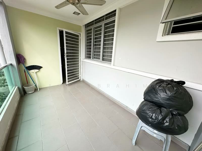 Rumah Berkembar untuk Dijual di Taman Jelok Impian (Kajang) - Azli Ibrahim - Balcony - PropertyGuru.com.my