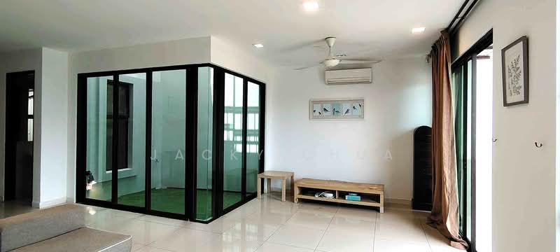 Rumah Teres 2 Tingkat untuk Disewa di Leisure Farm (Gelang Patah) - Jacky Chua - Living Room - PropertyGuru.com.my