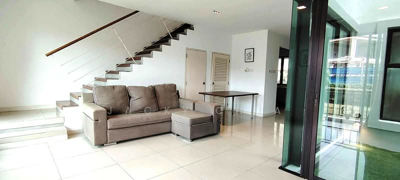 Rumah Teres 2 Tingkat untuk Disewa di Leisure Farm (Gelang Patah) - Jacky Chua - Living Room - PropertyGuru.com.my