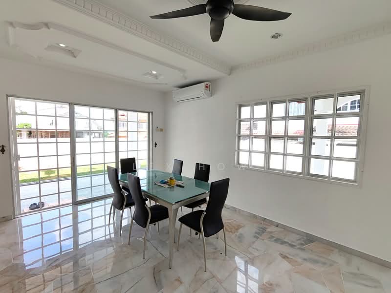 Rumah Banglo untuk Disewa di Taman Rasah Kemayan (Rasah) - Lex How - Dining Room - PropertyGuru.com.my