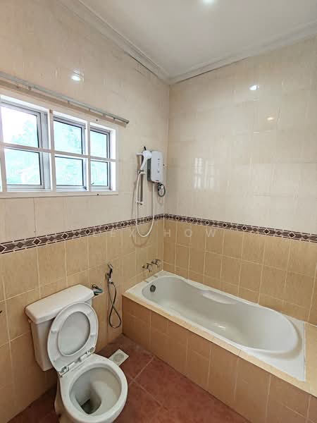 Rumah Banglo untuk Disewa di Taman Rasah Kemayan (Rasah) - Lex How - Bathroom - PropertyGuru.com.my