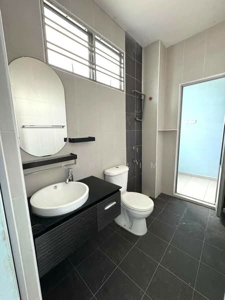 Rumah Teres 2 Tingkat untuk Dijual di Bandar Putra Jaya (Tebrau) - Karl Lim - Bathroom - PropertyGuru.com.my