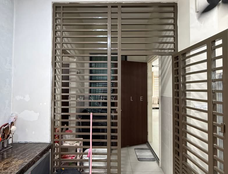 Semi-Detached House for Sale in Bandar Kinrara Seksyen 8 (Bandar Kinrara) - Danny Lee - Entrance - PropertyGuru.com.my