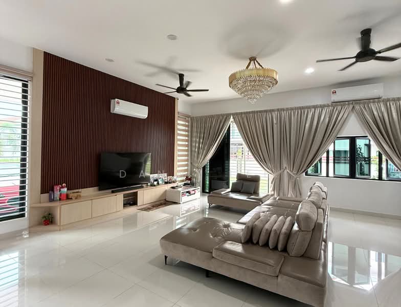 Semi-Detached House for Sale in Bandar Kinrara Seksyen 8 (Bandar Kinrara) - Danny Lee - Living Room - PropertyGuru.com.my