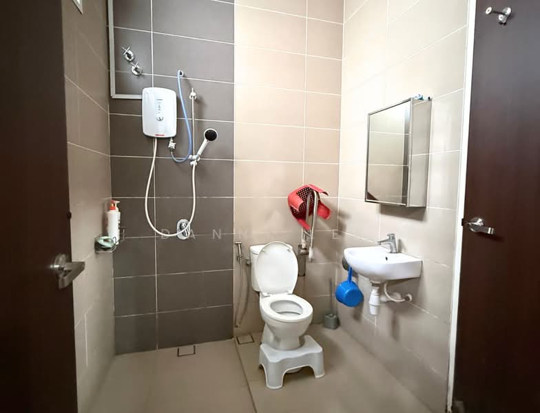 Semi-Detached House for Sale in Bandar Kinrara Seksyen 8 (Bandar Kinrara) - Danny Lee - Bathroom - PropertyGuru.com.my