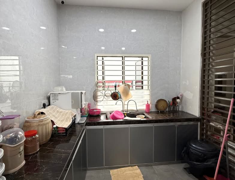 Semi-Detached House for Sale in Bandar Kinrara Seksyen 8 (Bandar Kinrara) - Danny Lee - Kitchen - PropertyGuru.com.my