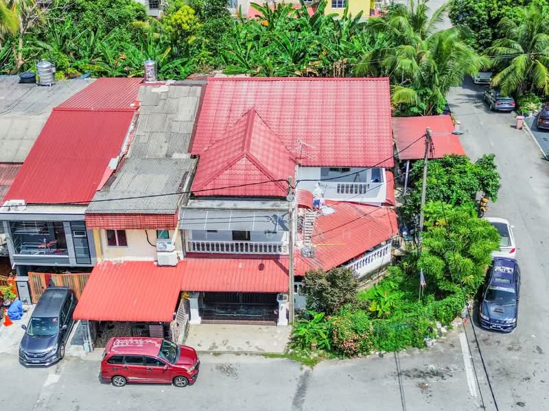 Rumah Teres 2 Tingkat untuk Dijual di Taman Indah Jaya (Petaling Jaya) - Azli Ibrahim - Exterior - PropertyGuru.com.my