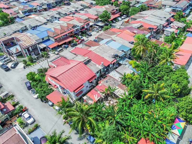 Rumah Teres 2 Tingkat untuk Dijual di Taman Indah Jaya (Petaling Jaya) - Azli Ibrahim - Exterior - PropertyGuru.com.my