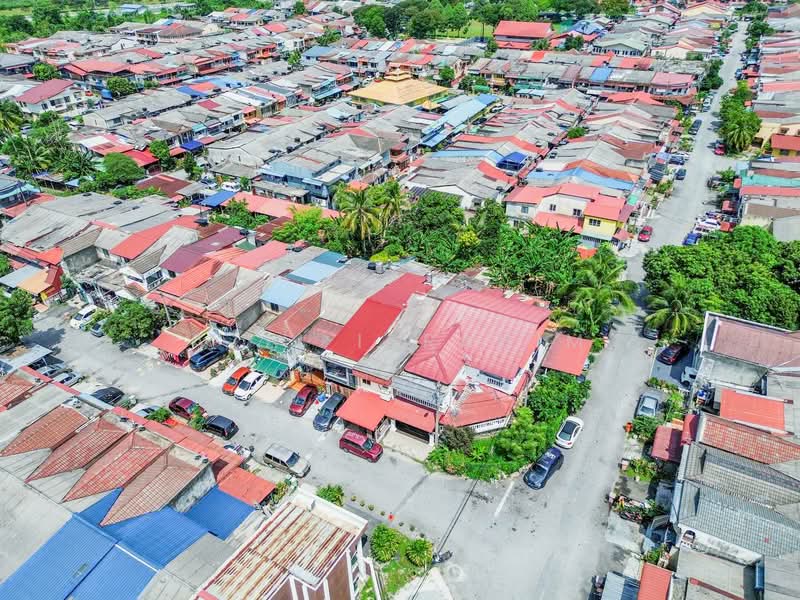 Rumah Teres 2 Tingkat untuk Dijual di Taman Indah Jaya (Petaling Jaya) - Azli Ibrahim - Exterior - PropertyGuru.com.my