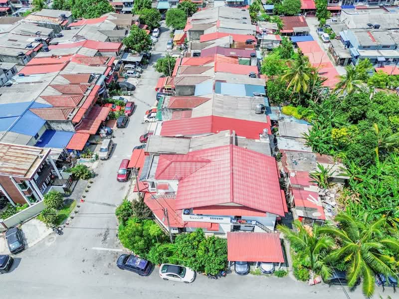 Rumah Teres 2 Tingkat untuk Dijual di Taman Indah Jaya (Petaling Jaya) - Azli Ibrahim - Exterior - PropertyGuru.com.my