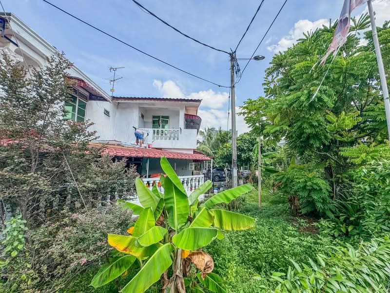 Rumah Teres 2 Tingkat untuk Dijual di Taman Indah Jaya (Petaling Jaya) - Azli Ibrahim - Exterior - PropertyGuru.com.my