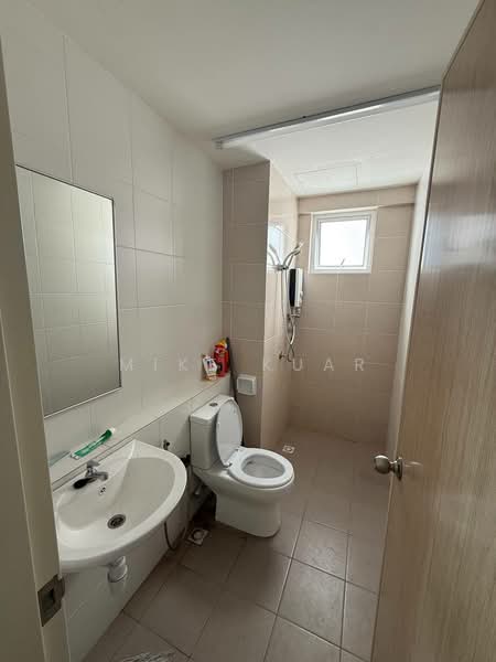Kondominium untuk Disewa di Havana Beach Residences - Mike Kuar - Bathroom - PropertyGuru.com.my