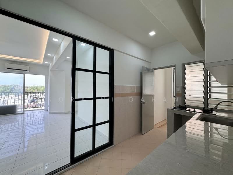 Kondominium untuk Dijual di Sri Hijau - Noraini Dahan - Living Room - PropertyGuru.com.my