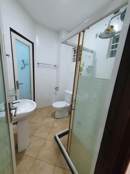 Rumah Teres 3 Tingkat untuk Dijual di Jelutong (Penang) - Evon Kang - Bathroom - PropertyGuru.com.my