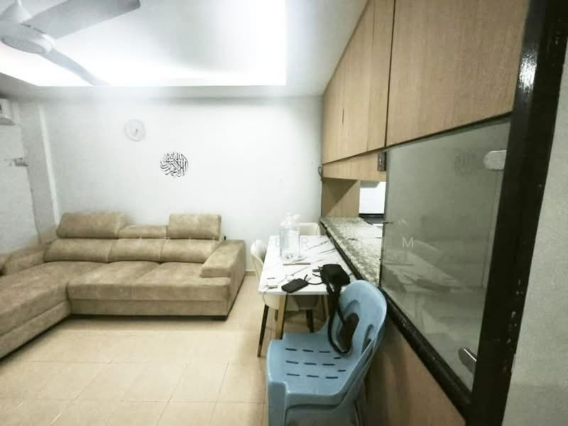 Pangsapuri untuk Dijual di Rampai Court - Azli Ibrahim - Living Room - PropertyGuru.com.my
