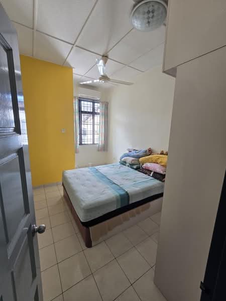 2-storey Terraced House for Sale in Taman Desa Cemerlang (Ulu Tiram) - KT Tan - Bedroom - PropertyGuru.com.my