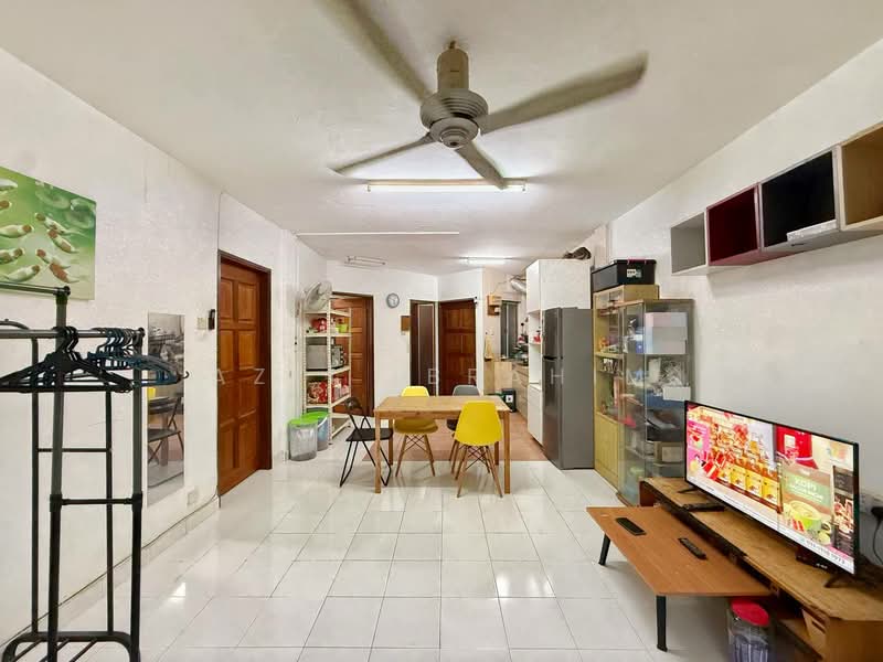 Pangsapuri untuk Dijual di Rampai Court - Azli Ibrahim - Living Room - PropertyGuru.com.my