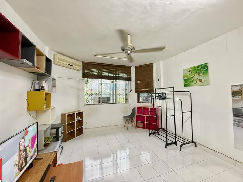 Pangsapuri untuk Dijual di Rampai Court - Azli Ibrahim - Living Room - PropertyGuru.com.my