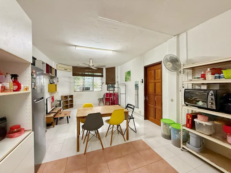 Pangsapuri untuk Dijual di Rampai Court - Azli Ibrahim - Living Room - PropertyGuru.com.my