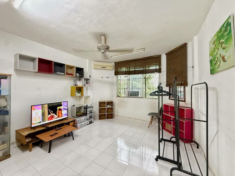 Pangsapuri untuk Dijual di Rampai Court - Azli Ibrahim - Living Room - PropertyGuru.com.my