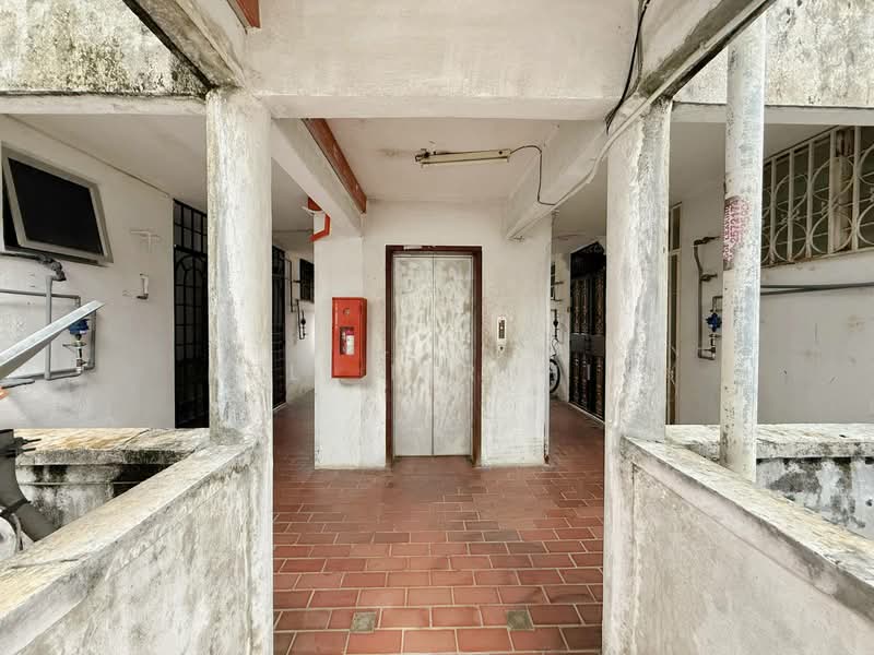 Pangsapuri untuk Dijual di Rampai Court - Azli Ibrahim - Corridor - PropertyGuru.com.my