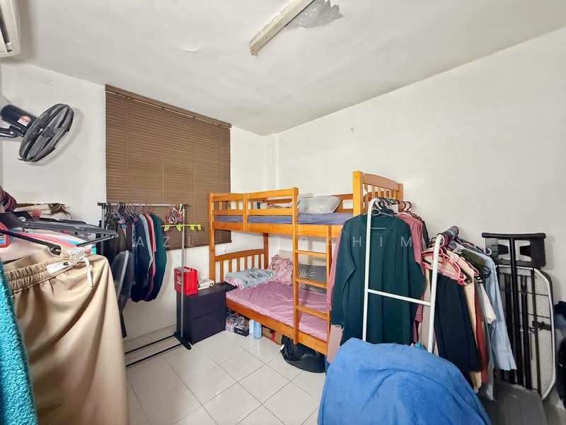 Pangsapuri untuk Dijual di Rampai Court - Azli Ibrahim - Bedroom - PropertyGuru.com.my