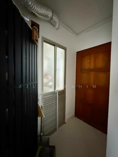 Pangsapuri untuk Dijual di Rampai Court - Azli Ibrahim - Entrance - PropertyGuru.com.my