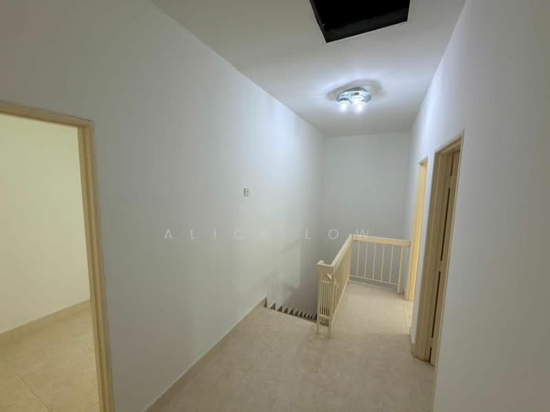 2-storey Terraced House for Sale in Saujana Damansara (Damansara Damai) - Alice Low - Corridor - PropertyGuru.com.my