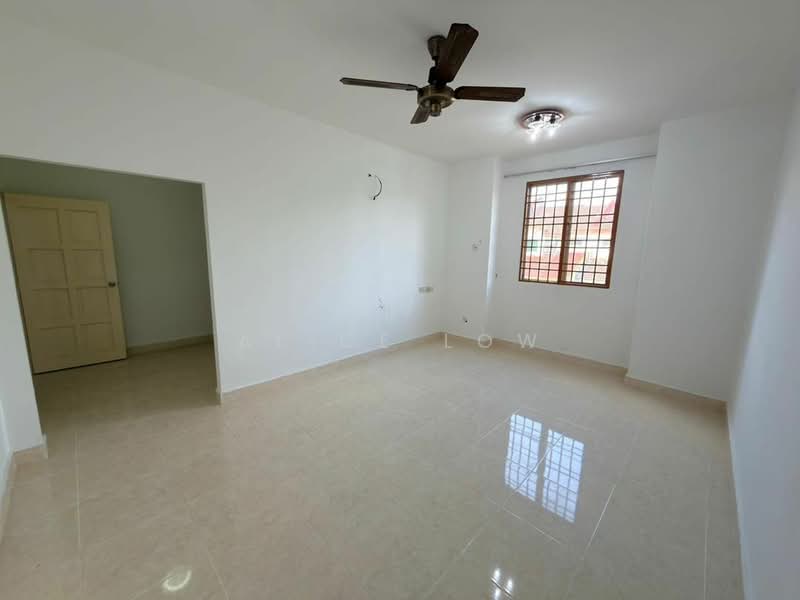 2-storey Terraced House for Sale in Saujana Damansara (Damansara Damai) - Alice Low - Living Room - PropertyGuru.com.my