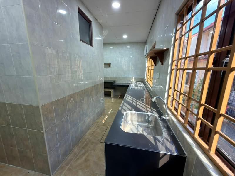 2-storey Terraced House for Sale in Saujana Damansara (Damansara Damai) - Alice Low - Kitchen - PropertyGuru.com.my