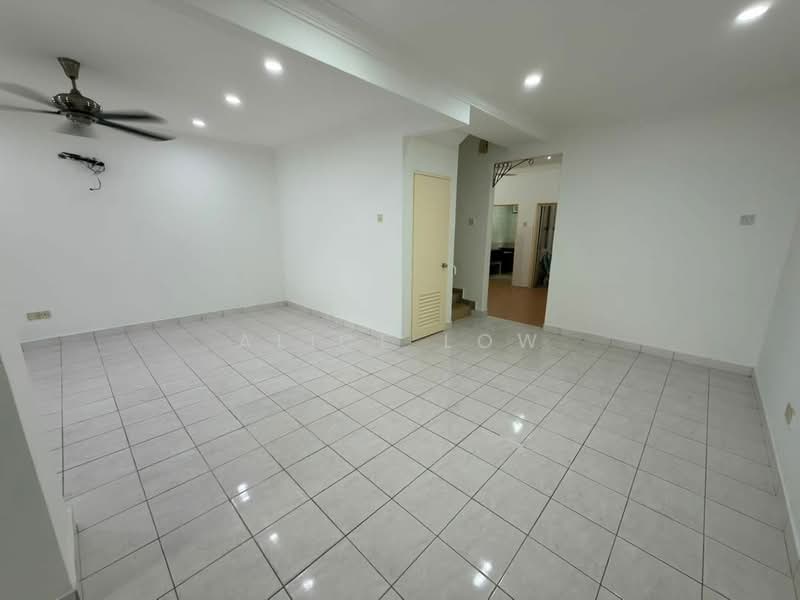 2-storey Terraced House for Sale in Saujana Damansara (Damansara Damai) - Alice Low - Living Room - PropertyGuru.com.my