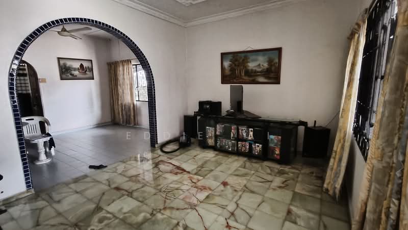 Rumah Banglo untuk Dijual di Taman Century (Johor Bahru) - Eddie Lai - Living Room - PropertyGuru.com.my