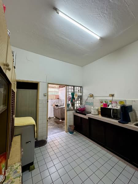 Rumah Teres 2 Tingkat untuk Dijual di Taman Sri Skudai (Skudai) - Lui Lui - Kitchen - PropertyGuru.com.my