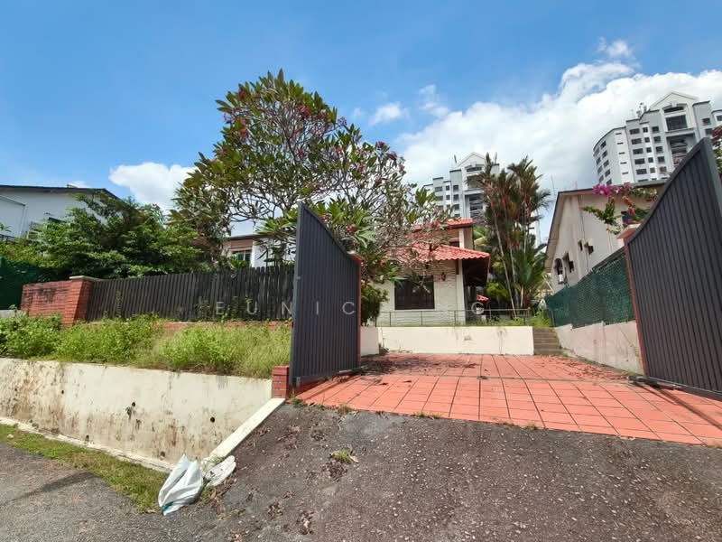 Bungalow for Rent in Taman Nong Chik (Johor Bahru) - Eunice Ng - Exterior - PropertyGuru.com.my